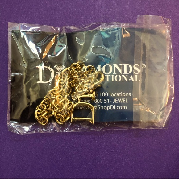 Gold Tone charm bracelet & charm - NEW 

Both made by Diamonds 💎 International - Picture 5 of 6
